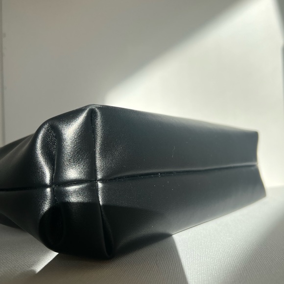 NWT Faux Leather Baguette - Picture 3 of 9